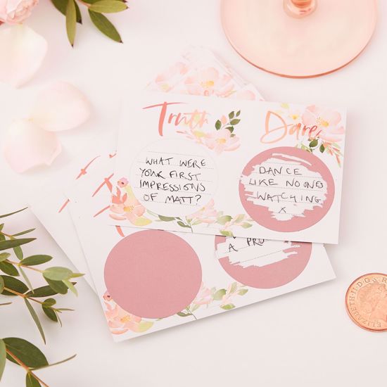 Picture of TRUTH OR DARE HEN SCRATCH GAME - FLORAL HEN PARTY